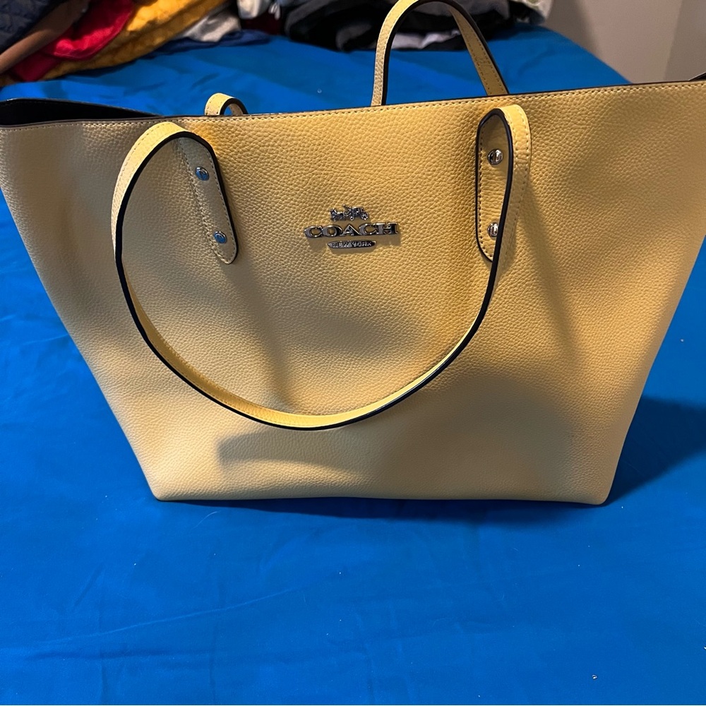 Coach Bag light yellow only used a couple of times